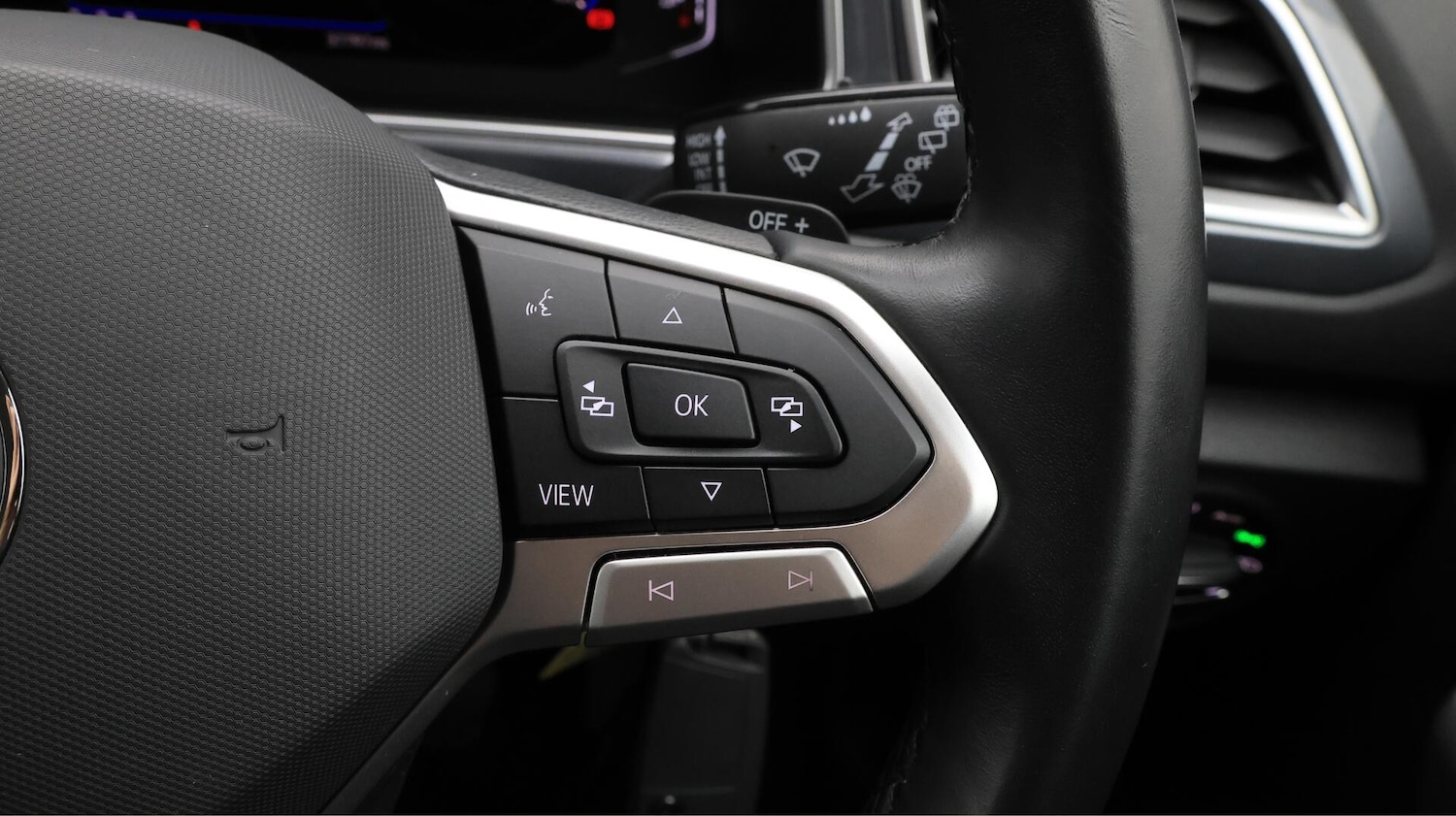 Used Volkswagen T-Roc 2022 for sale - 76408484: Photo 25