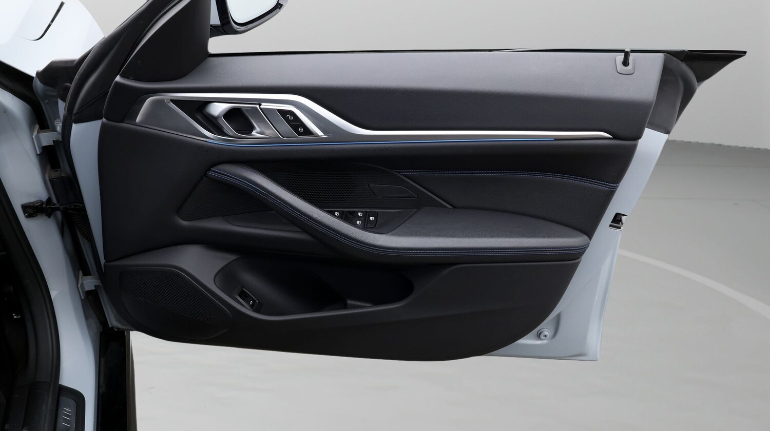 Used BMW i4 2023 for sale - 77707517: Photo 15