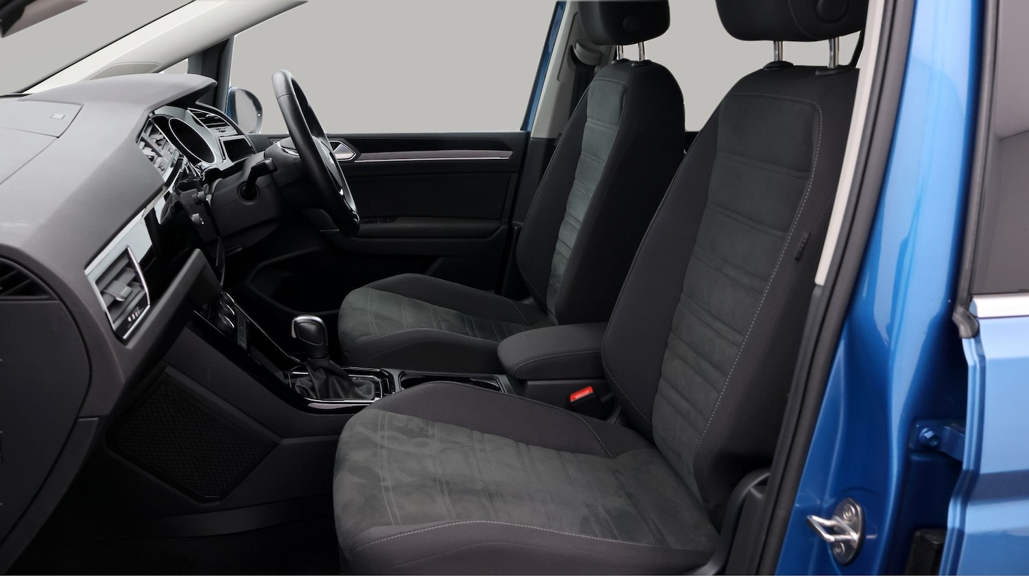 Used Volkswagen Touran 2022 for sale - 77640893: Photo 14