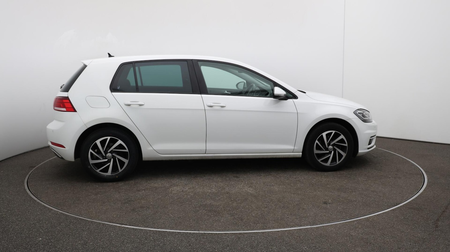 Used Volkswagen Golf 2019 for sale - 76441043: Photo 51