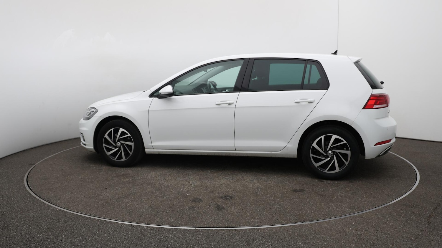 Used Volkswagen Golf 2019 for sale - 76441043: Photo 59