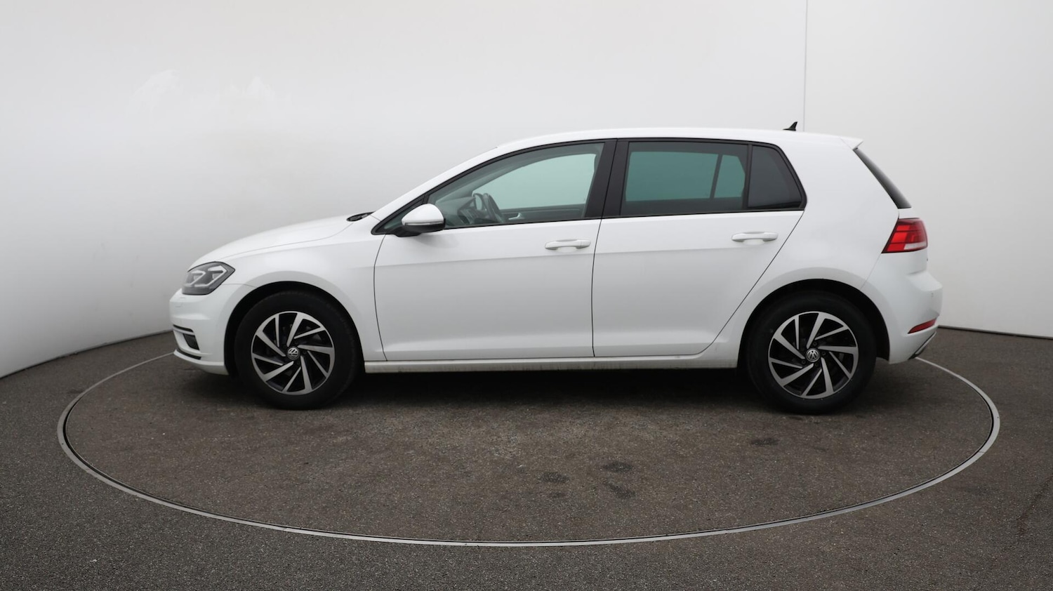 Used Volkswagen Golf 2019 for sale - 76441043: Photo 65