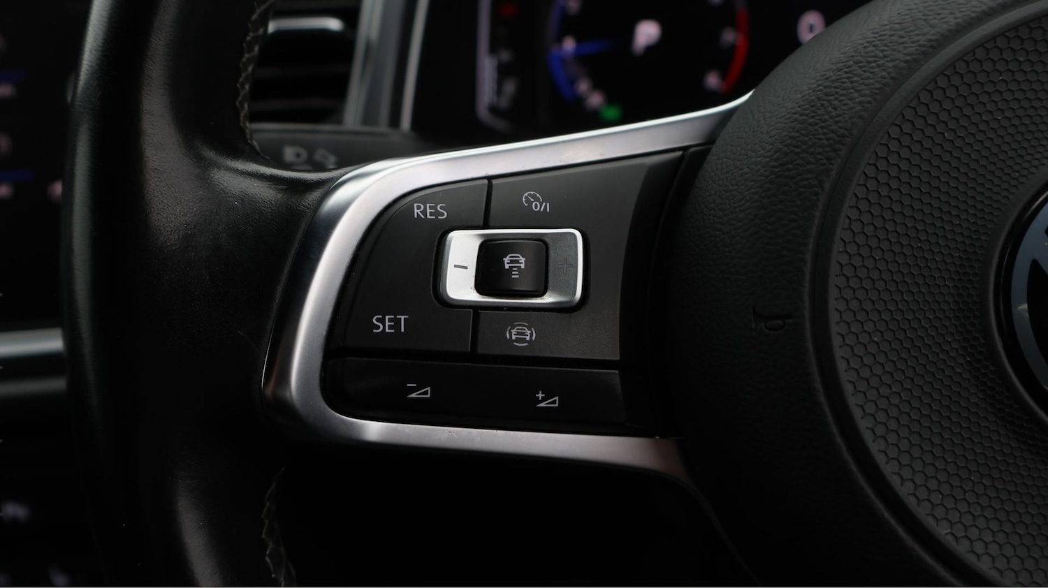 Used Volkswagen T-Roc 2021 for sale - 77678985: Photo 24