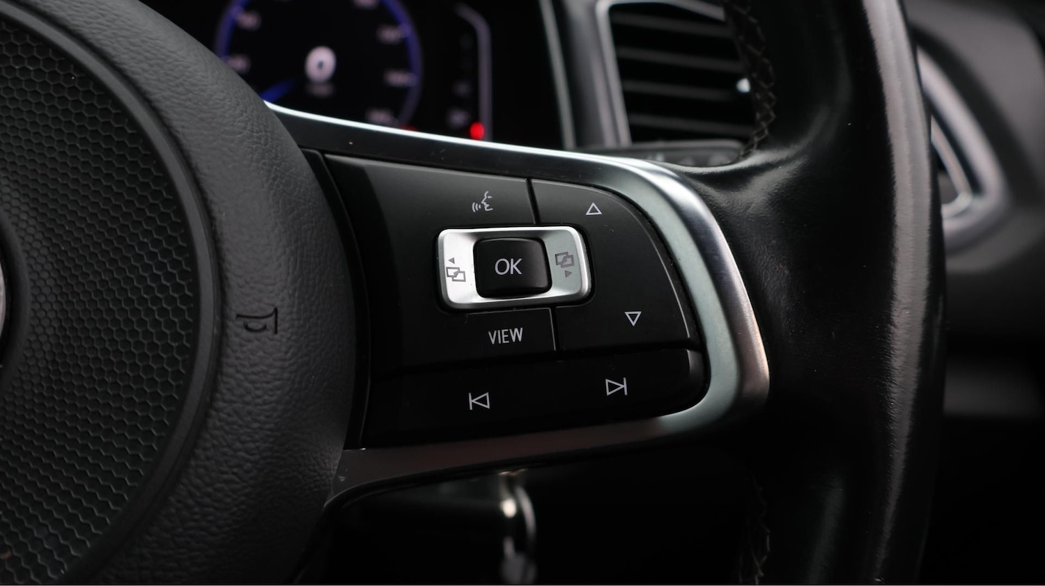 Used Volkswagen T-Roc 2021 for sale - 77678985: Photo 25