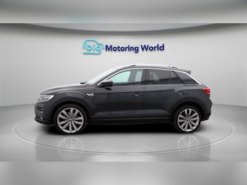 Used Volkswagen T-Roc 2021 for sale - 77678985: Photo