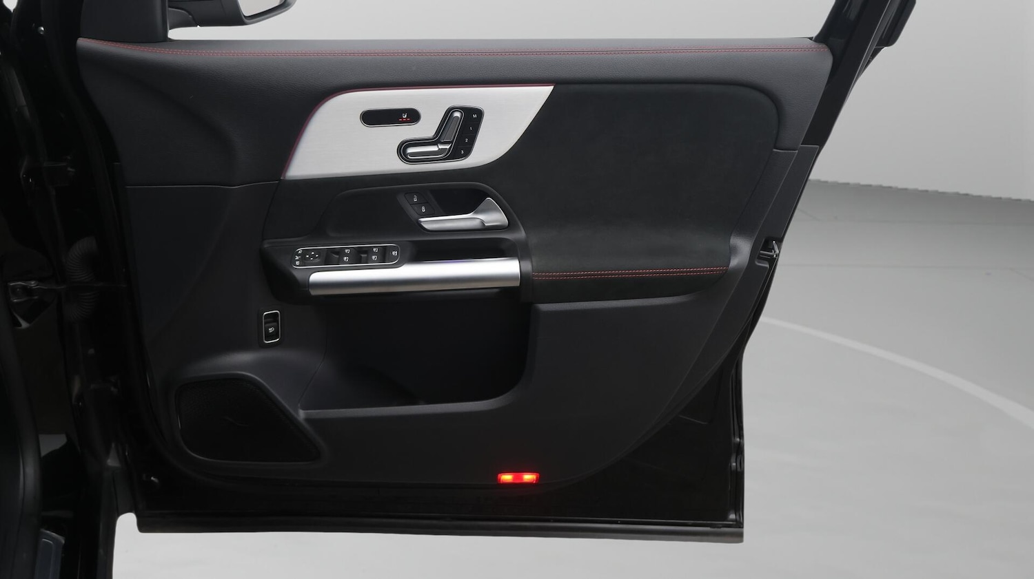 Used Mercedes-Benz EQA 2023 for sale - 76398653: Photo 16