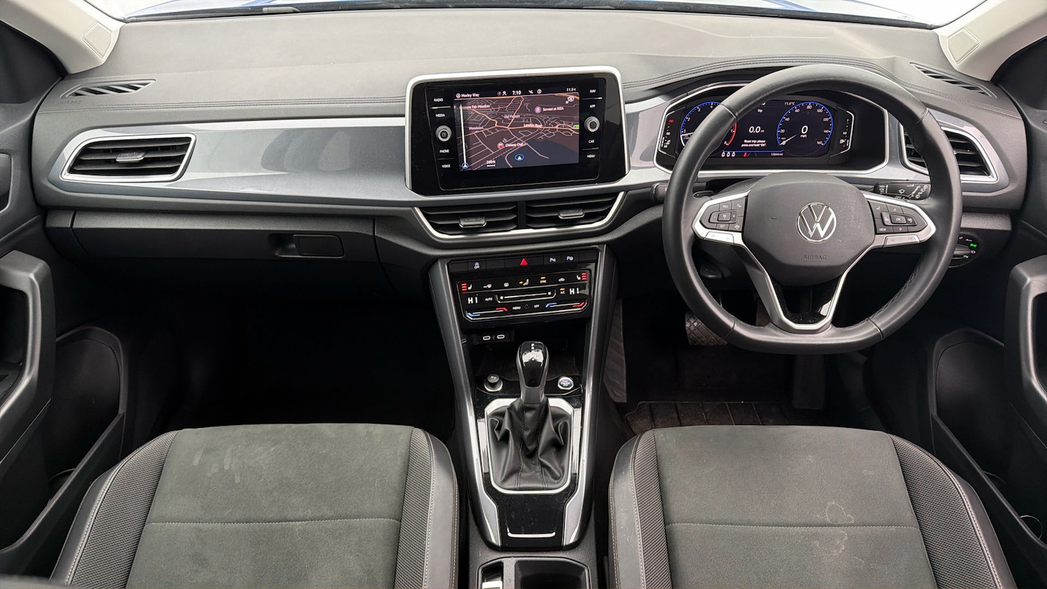 Used Volkswagen T-Roc 2023 for sale - 78163722: Photo 12