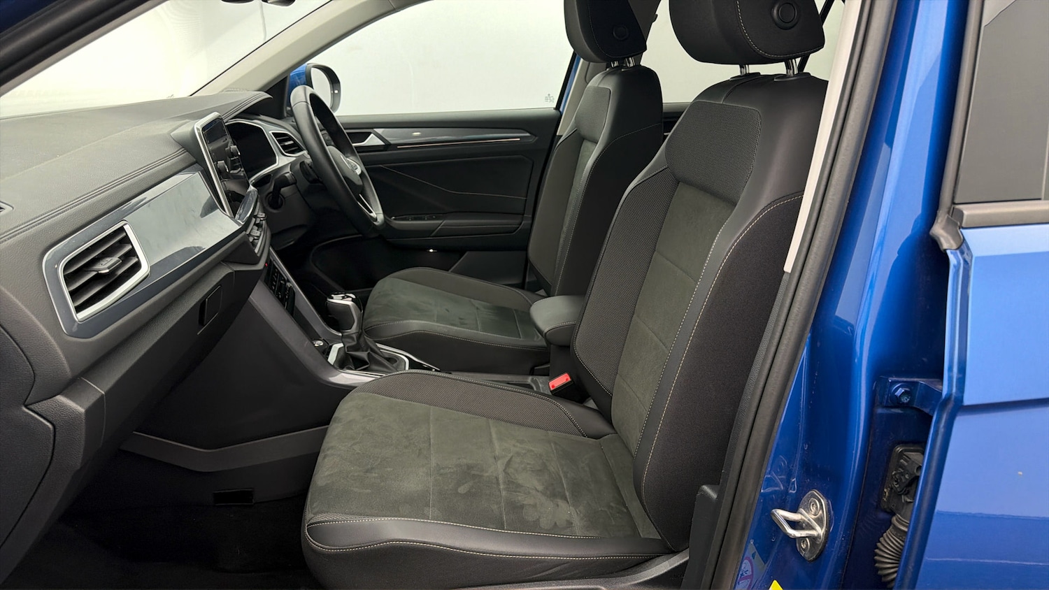 Used Volkswagen T-Roc 2023 for sale - 78163722: Photo 13