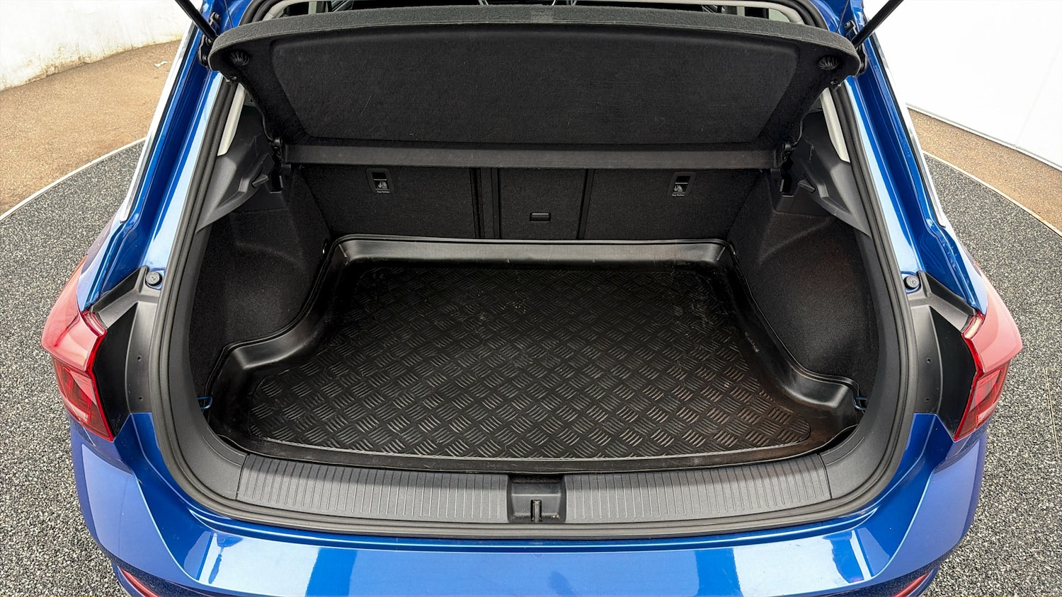 Used Volkswagen T-Roc 2023 for sale - 78163722: Photo 16