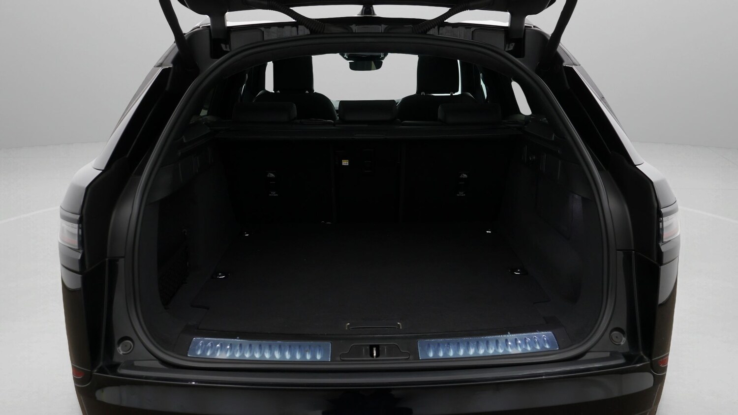 Used Land Rover Range Rover Velar 2025 for sale - 77760400: Photo 17