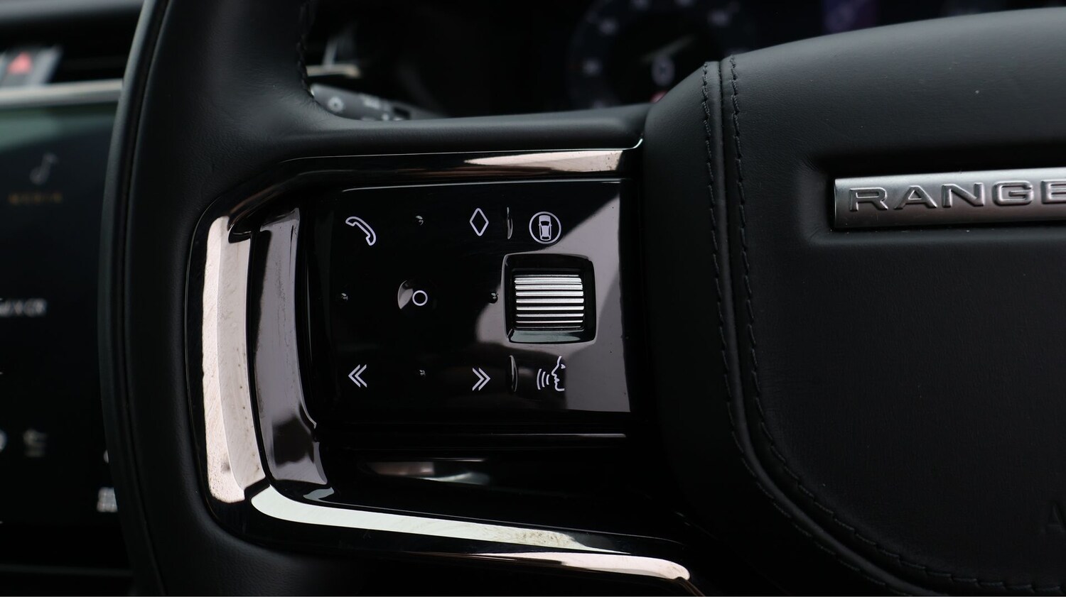 Used Land Rover Range Rover Velar 2025 for sale - 77760400: Photo 23