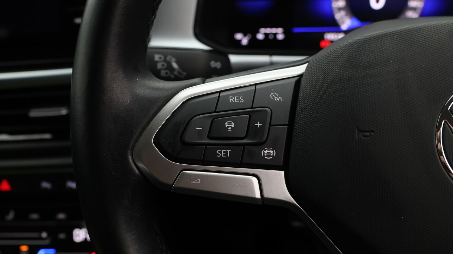 Used Volkswagen T-Roc 2023 for sale - 77541783: Photo 23