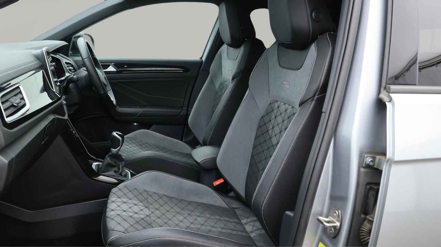 Used Volkswagen T-Roc 2023 for sale - 76166877: Photo 15