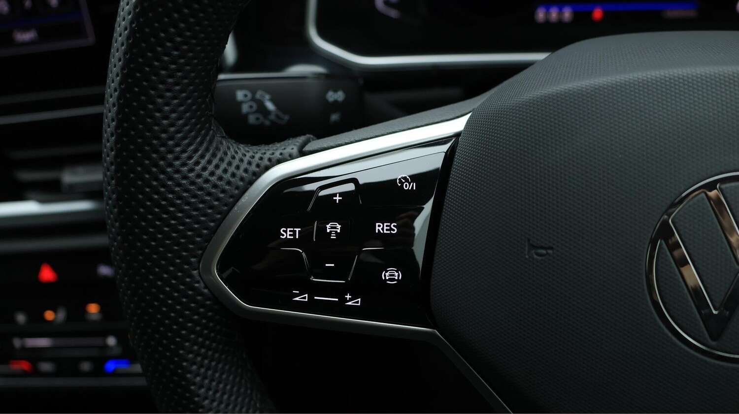 Used Volkswagen T-Roc 2023 for sale - 76166877: Photo 25