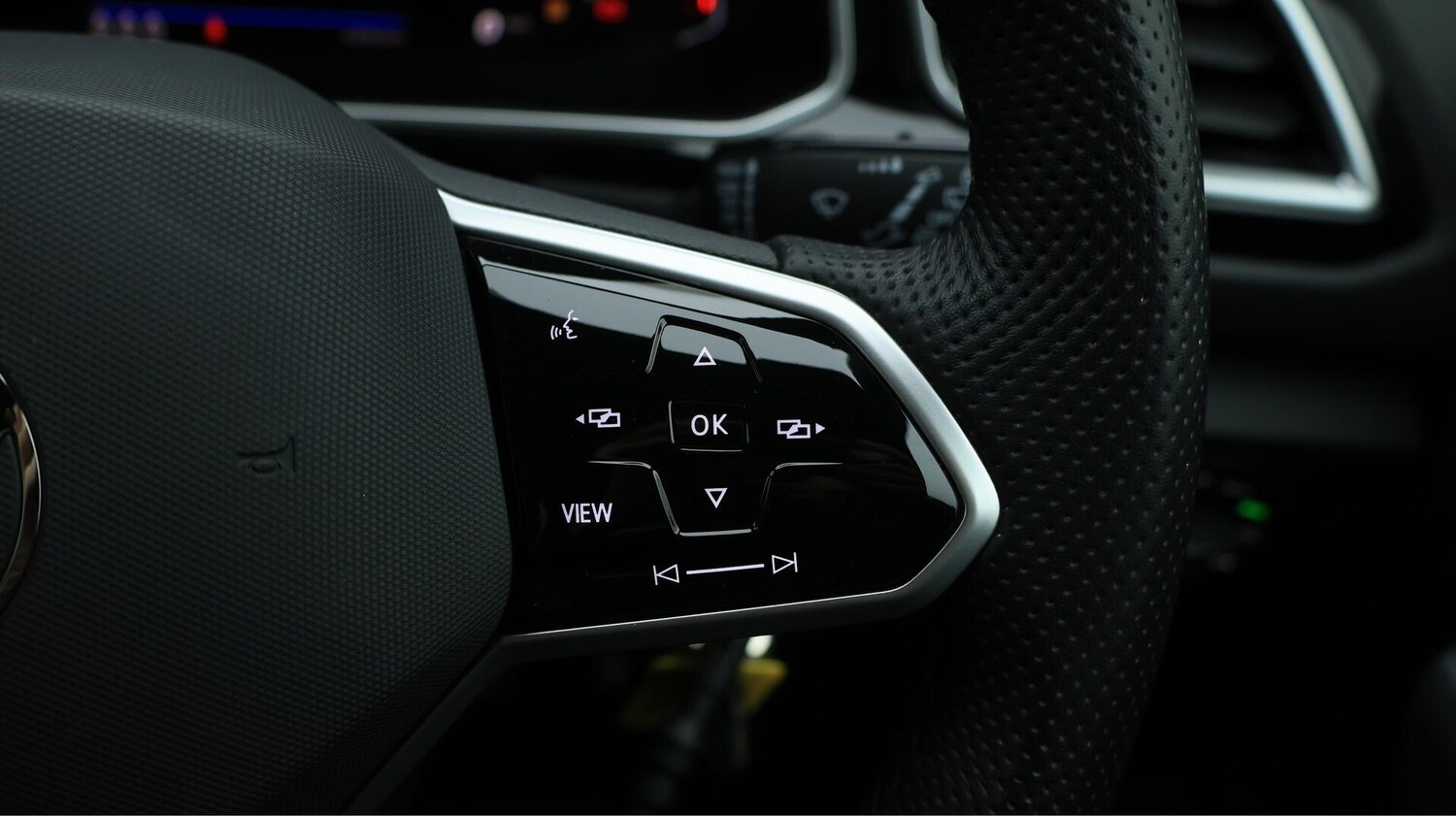 Used Volkswagen T-Roc 2023 for sale - 76166877: Photo 26