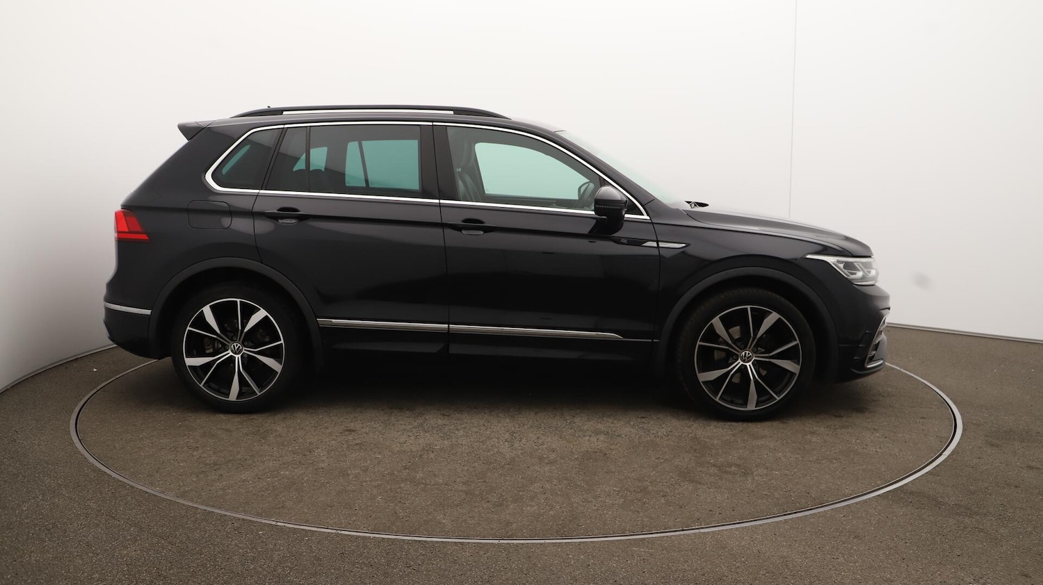 Used Volkswagen Tiguan 2021 for sale - 76136828: Photo 51