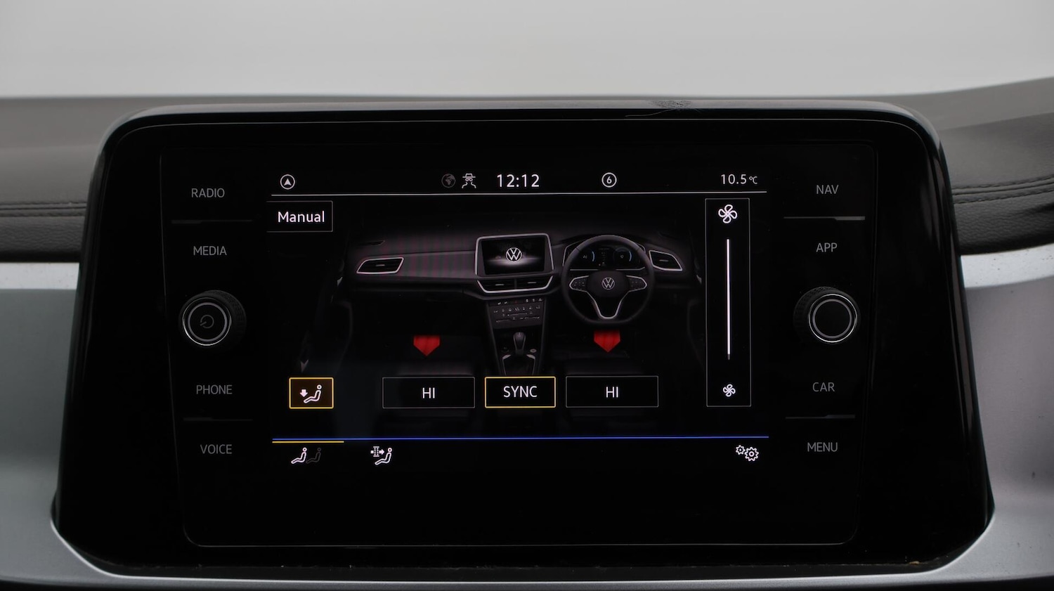 Used Volkswagen T-Roc 2022 for sale - 76658602: Photo 13