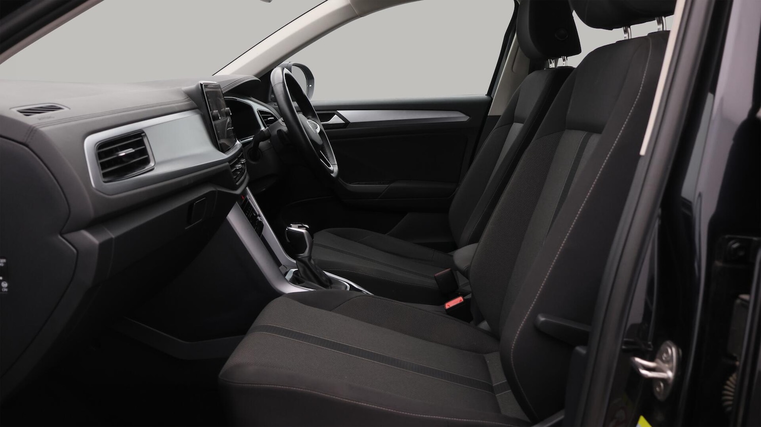 Used Volkswagen T-Roc 2022 for sale - 76658602: Photo 15