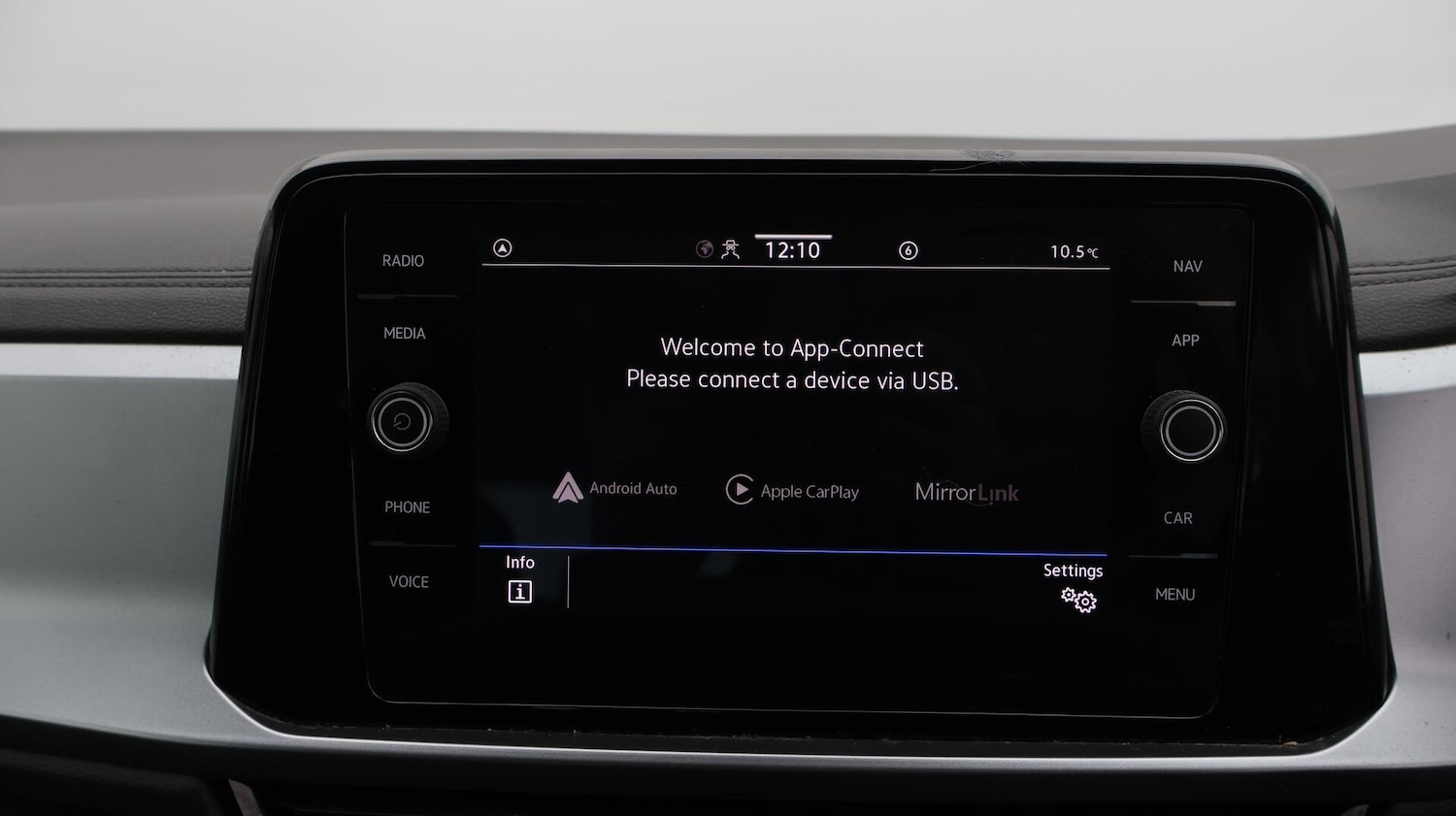 Used Volkswagen T-Roc 2022 for sale - 76658602: Photo 26