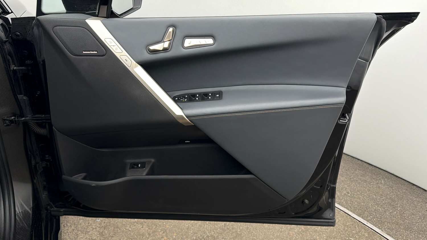 Used BMW iX 2023 for sale - 77804399: Photo 14