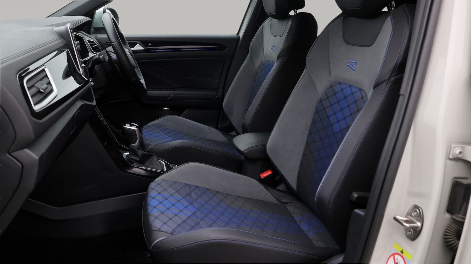 Used Volkswagen T-Roc 2023 for sale - 77746098: Photo 14