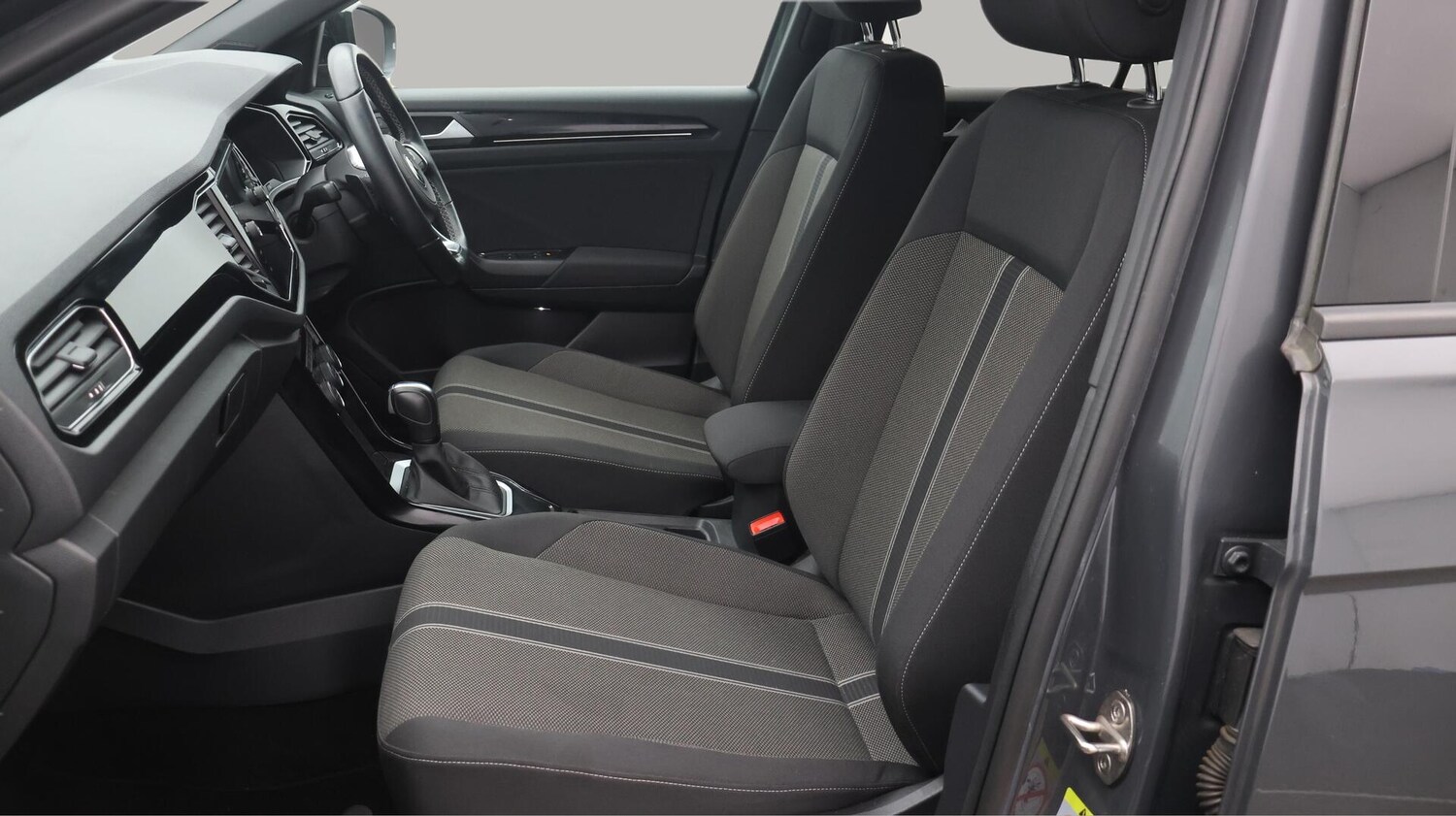 Used Volkswagen T-Roc 2020 for sale - 76585228: Photo 15