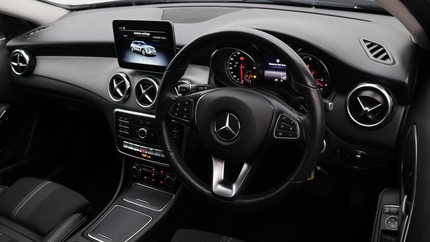 Used Mercedes-Benz GLA 2019 for sale - 76550918: Photo 10