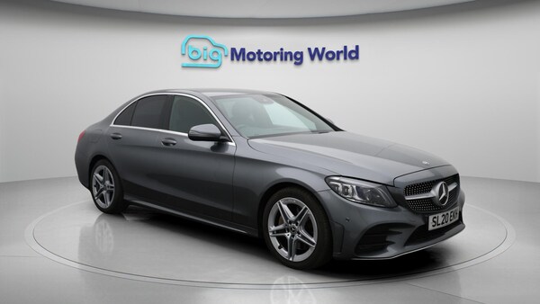 Used Mercedes-Benz C-Class 2020 for sale - 76250984: Photo 2