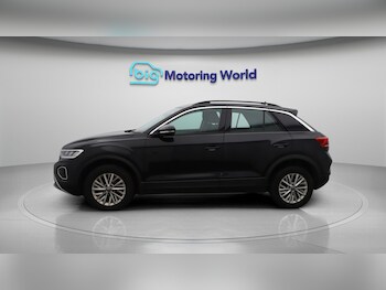 Used Volkswagen T-Roc 2022 for sale - 76485699: Photo
