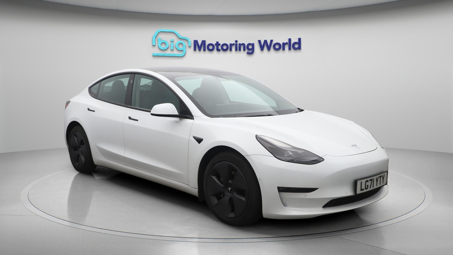 Used Tesla Model 3 2021 for sale - 76189290: Photo 2