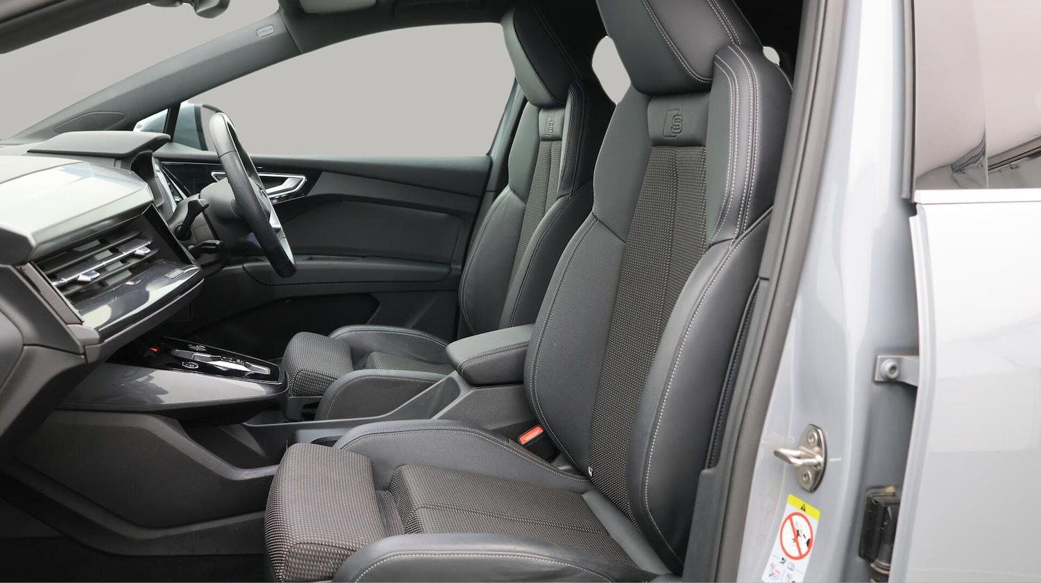 Used Audi Q4 e-tron 2023 for sale - 76433339: Photo 15