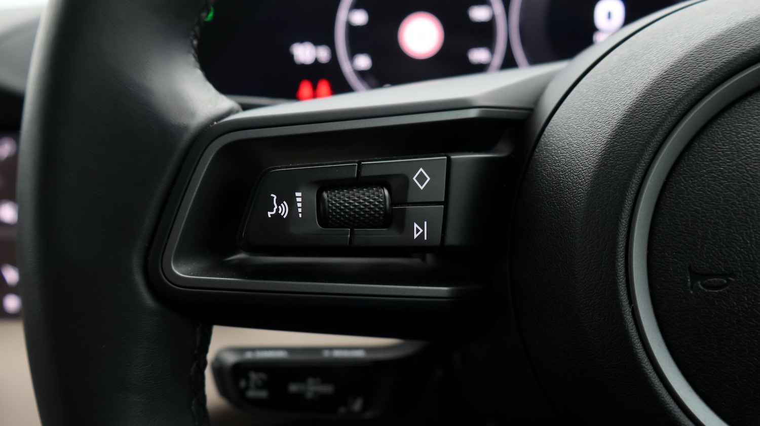 Used Porsche Taycan 2024 for sale - 77517372: Photo 25