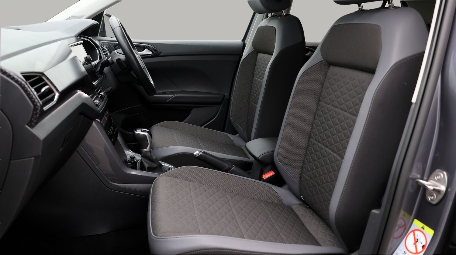 Used Volkswagen T-Cross 2023 for sale - 77570490: Photo 14