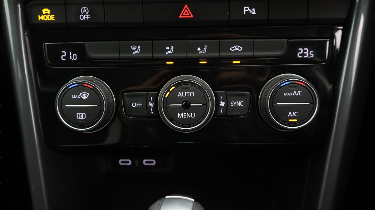 Used Volkswagen T-Roc 2021 for sale - 77900921: Photo 12