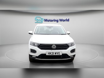 Used Volkswagen T-Roc 2021 for sale - 77900921: Photo