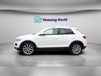 Used Volkswagen T-Roc 2021 for sale - 77900921: Photo