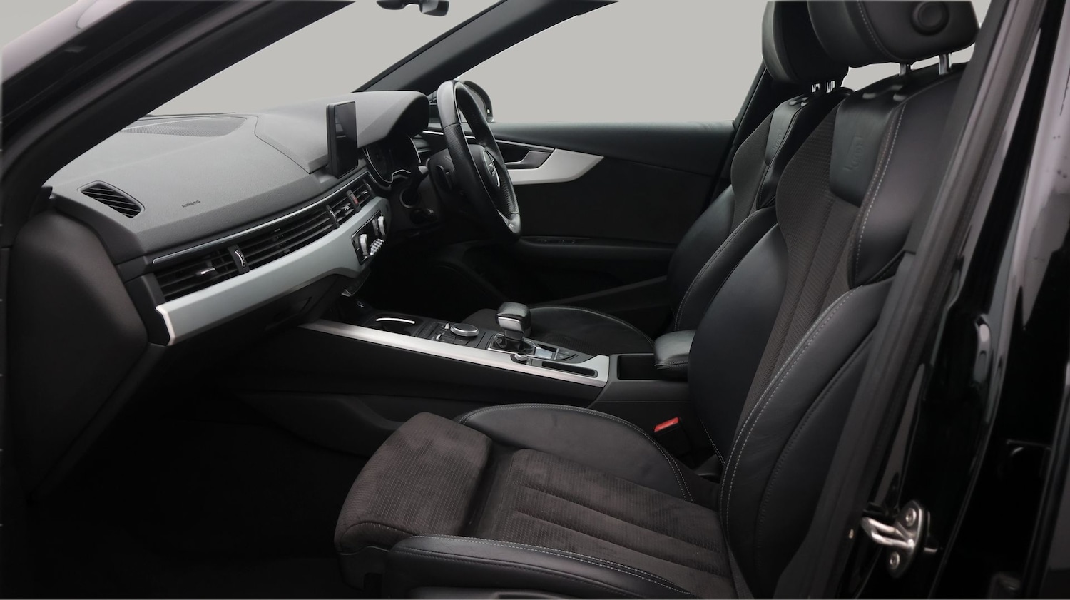 Used Audi A4 2018 for sale - 77325932: Photo 14