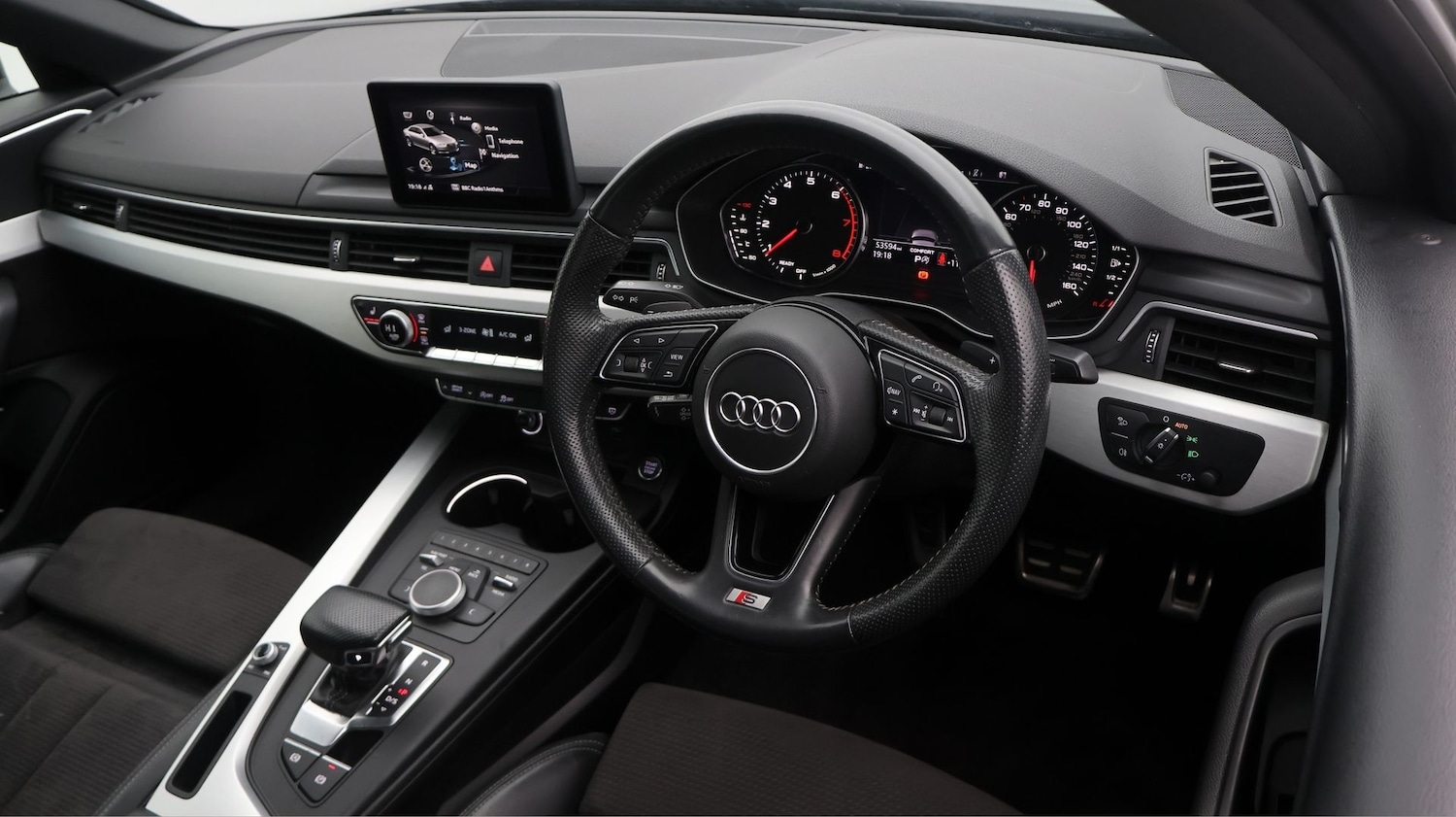 Used Audi A4 2018 for sale - 77325932: Photo 9