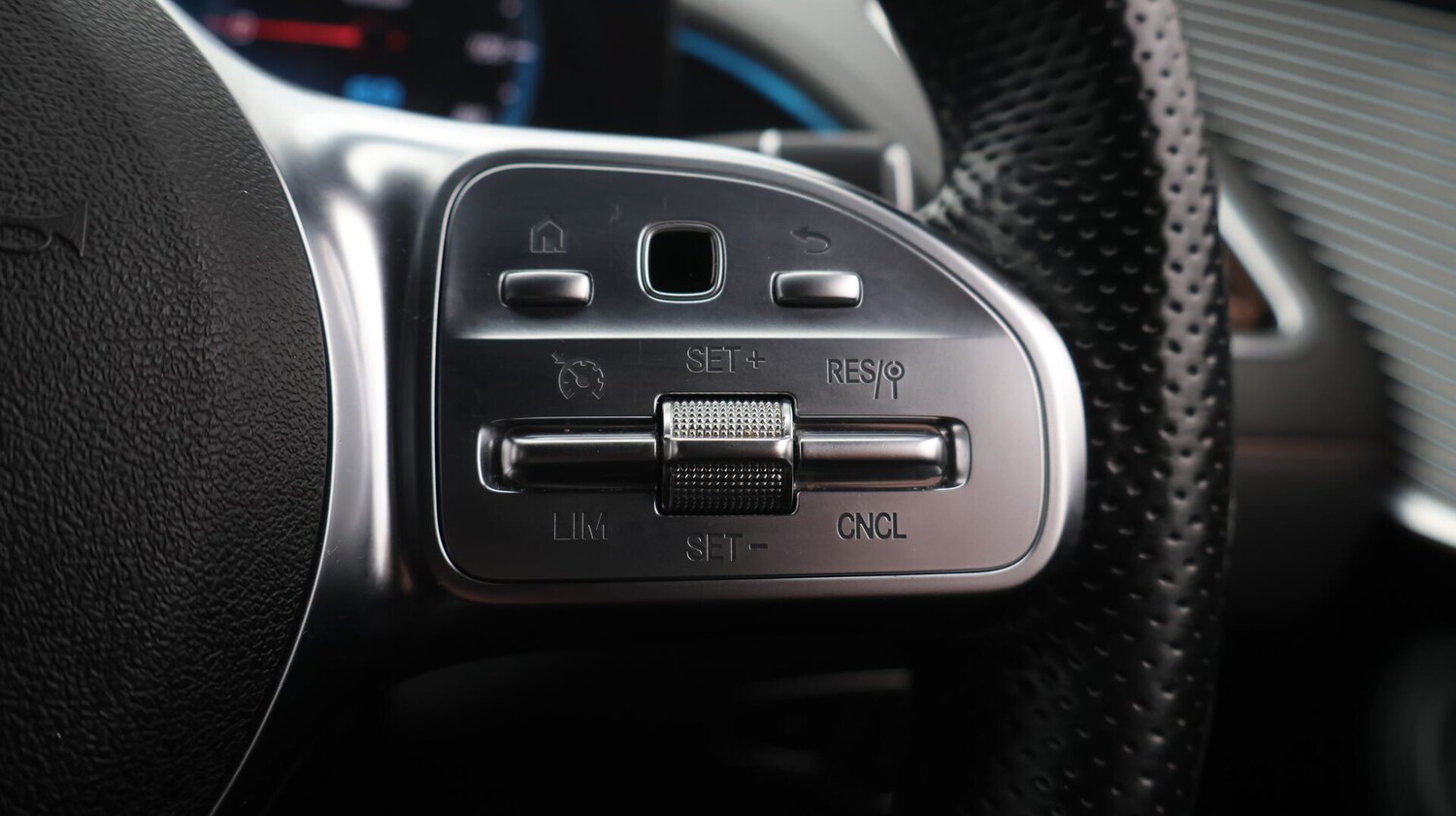 Used Mercedes-Benz EQC for sale - 76759459: Photo 26