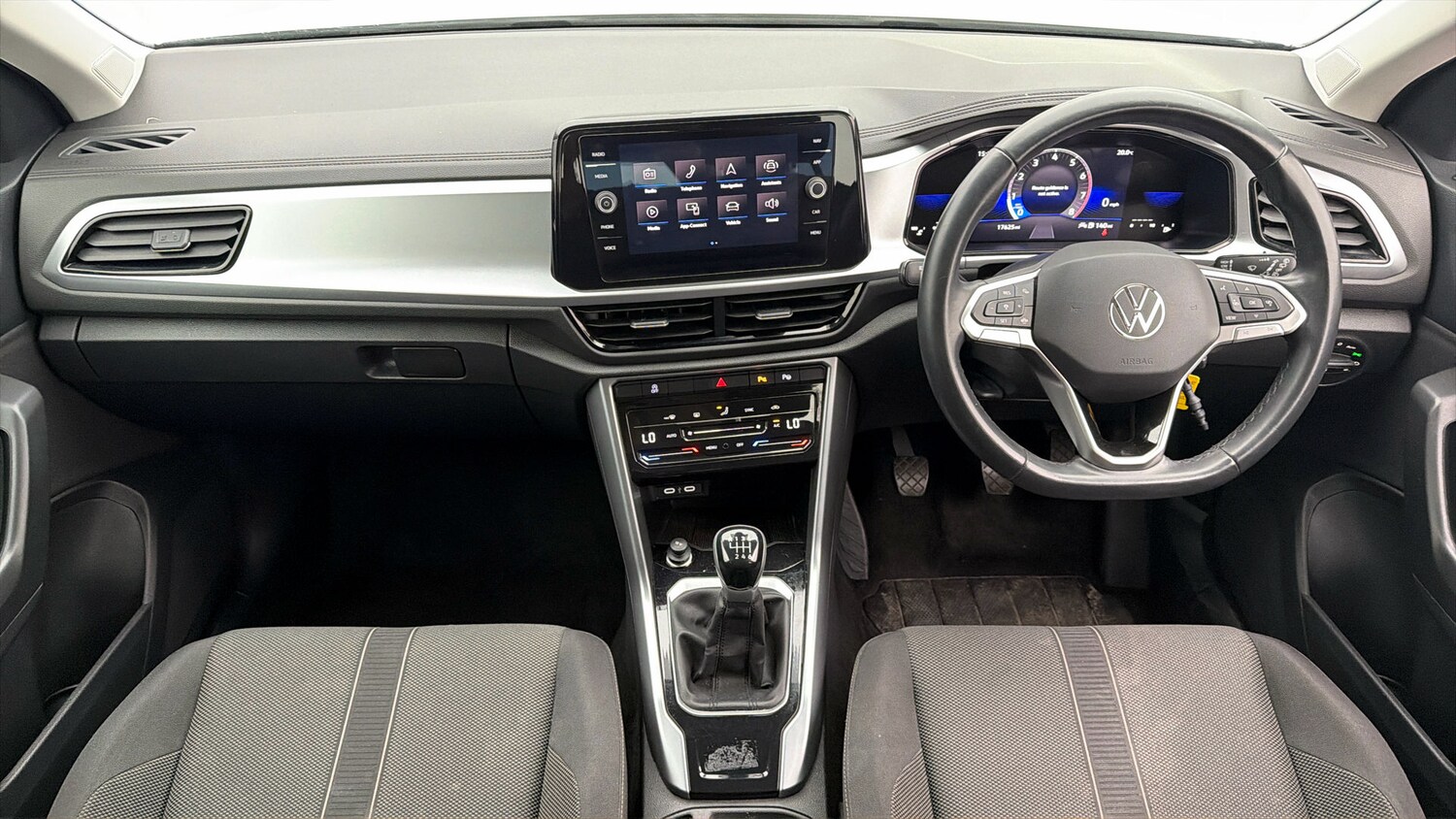 Used Volkswagen T-Roc 2023 for sale - 78159776: Photo 12