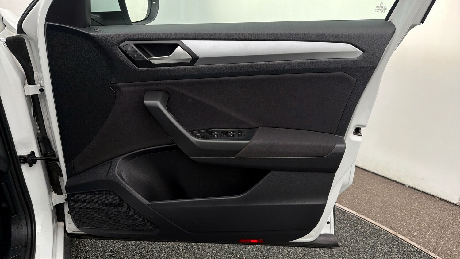 Used Volkswagen T-Roc 2023 for sale - 78159776: Photo 14