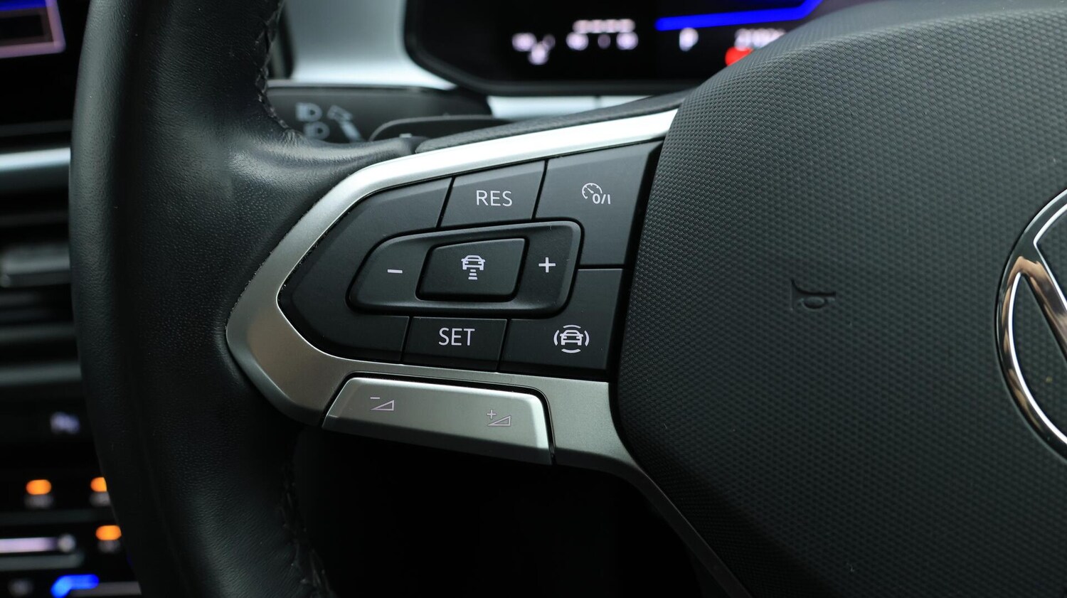 Used Volkswagen T-Roc 2022 for sale - 75941787: Photo 37