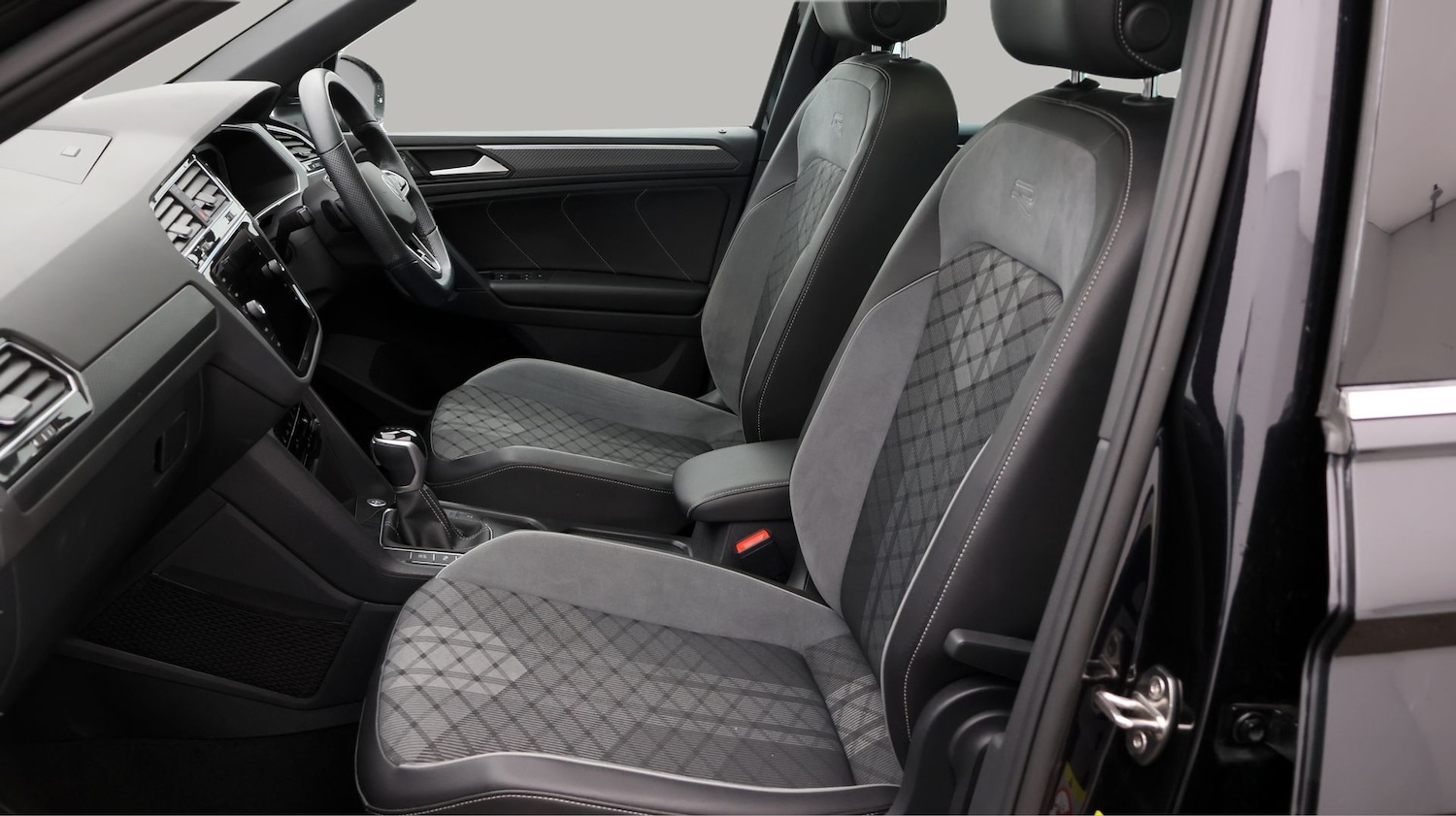 Used Volkswagen Tiguan 2022 for sale - 77822106: Photo 14