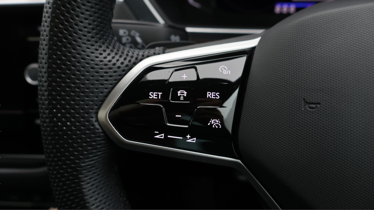 Used Volkswagen Tiguan 2022 for sale - 77822106: Photo 22