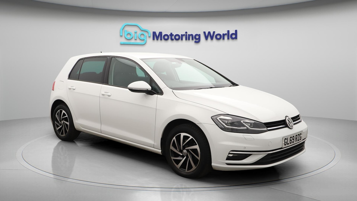 Used Volkswagen Golf 2019 for sale - 76370556: Photo 2