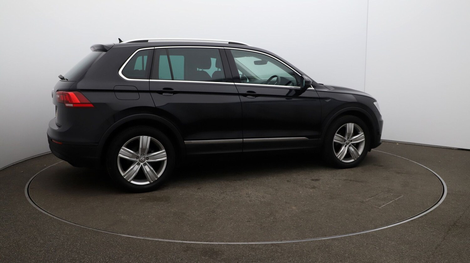 Used Volkswagen Tiguan for sale - 76811481: Photo 44