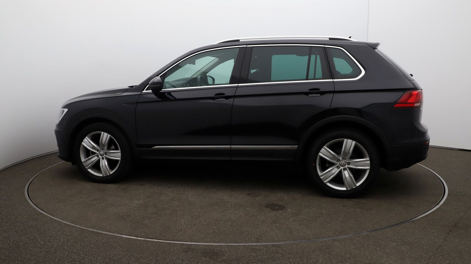 Used Volkswagen Tiguan for sale - 76811481: Photo 51