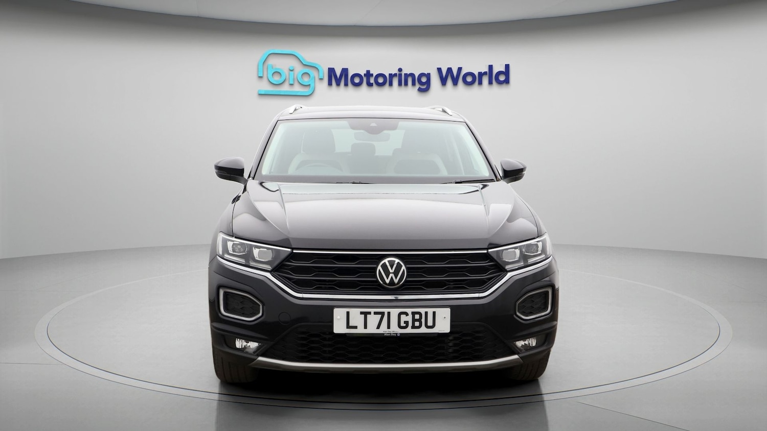 Used Volkswagen T-Roc 2021 for sale - 77750312: Photo 2