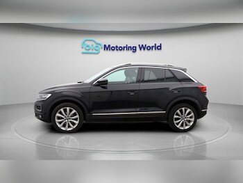 Used Volkswagen T-Roc 2021 for sale - 77750312: Photo