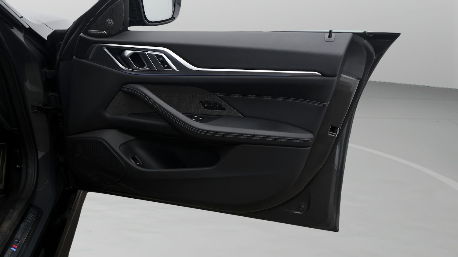 Used BMW i4 2022 for sale - 77207620: Photo 15